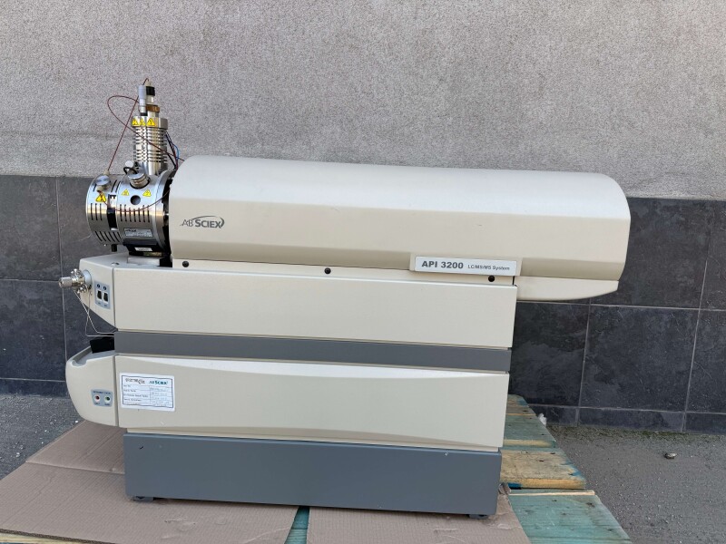 AB SCIEX LC MS/MS API-3200 Spectrometer - 3