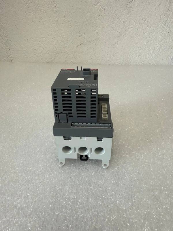 ABB 1SAJ530000R0200 UMC100.3 DC 24 V DC, ATEX, 6 DI, 4 DO, PTC input UMC100 - 3
