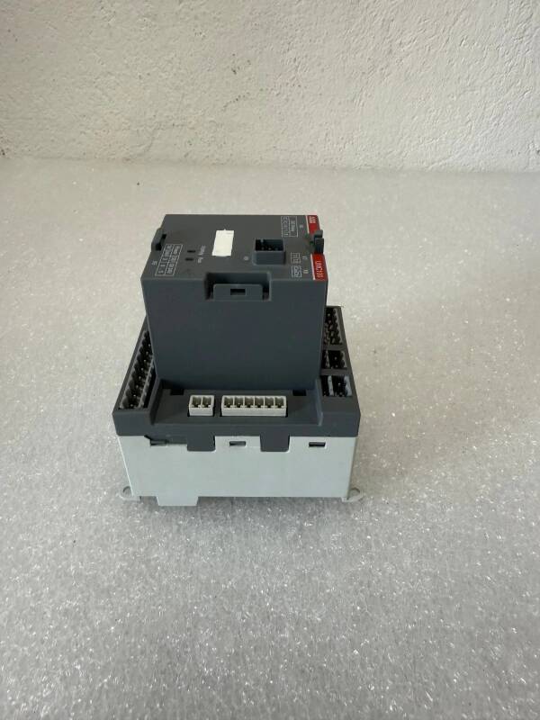 ABB 1SAJ530000R0200 UMC100.3 DC 24 V DC, ATEX, 6 DI, 4 DO, PTC input UMC100 - 5