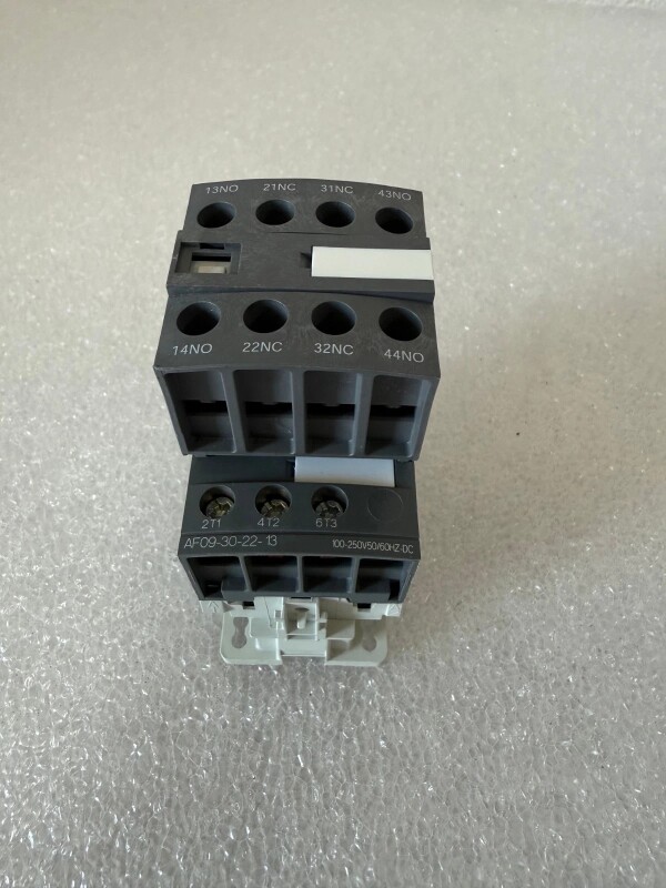 ABB AF09-30-22-13 Contactor Industrial - ABB