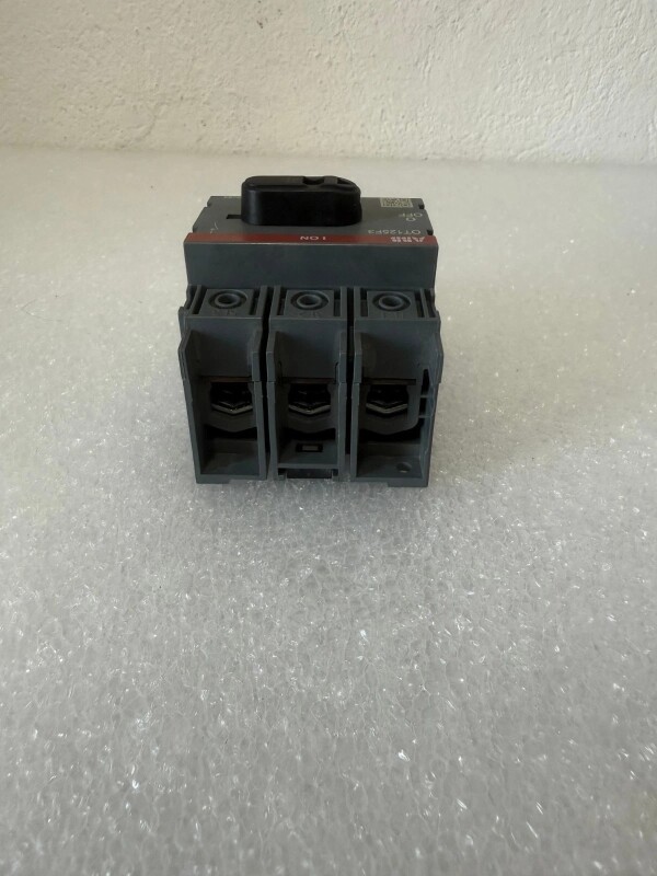 ABB OT125F3 1SCA105033R1001 3-pole Switch Disconnector - 4