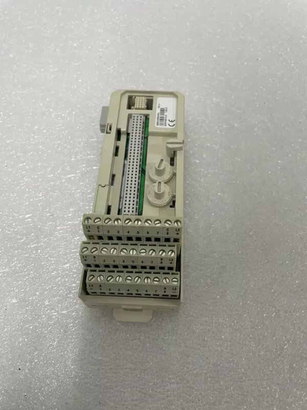 ABB U810 MTU Modul Terminare Compact 3BSE008524R1 - 3