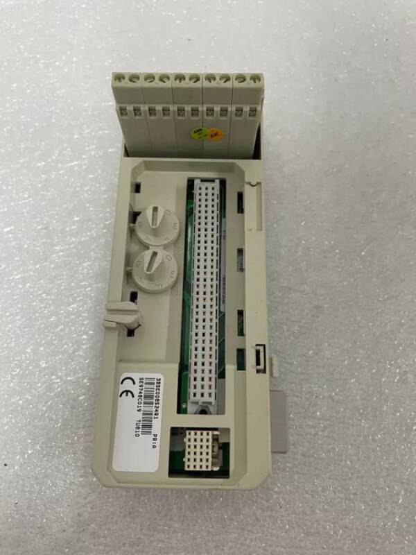 ABB U810 MTU Modul Terminare Compact 3BSE008524R1 - 2