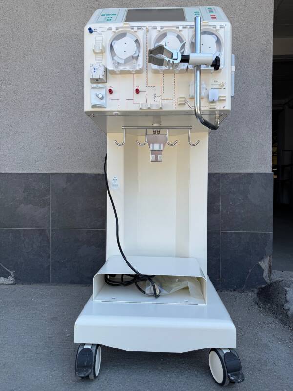 B. Braun Diapact CRRT Mașină de Dializă / Dialysis Machine - 3