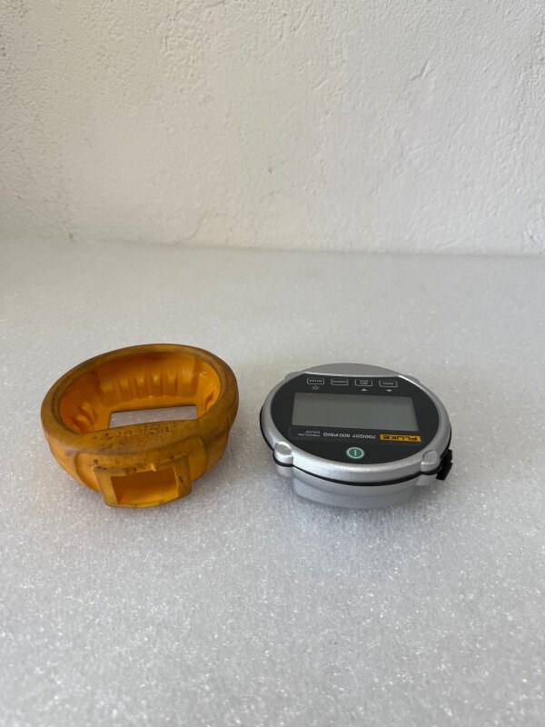 FLUKE PRESSURE GAUGE - 3