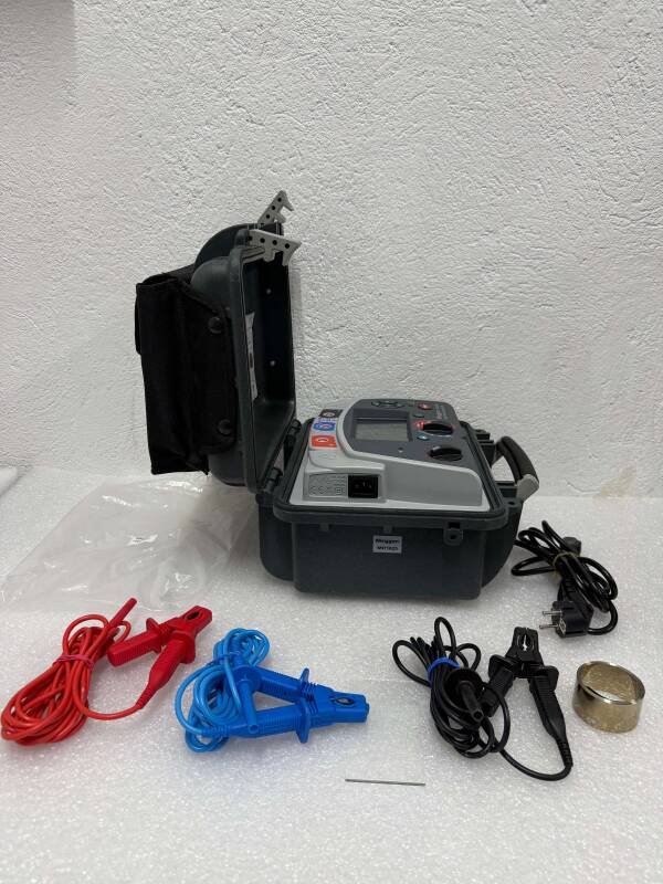 Megger MIT1025 10kV Insulation Resistance Tester - 2