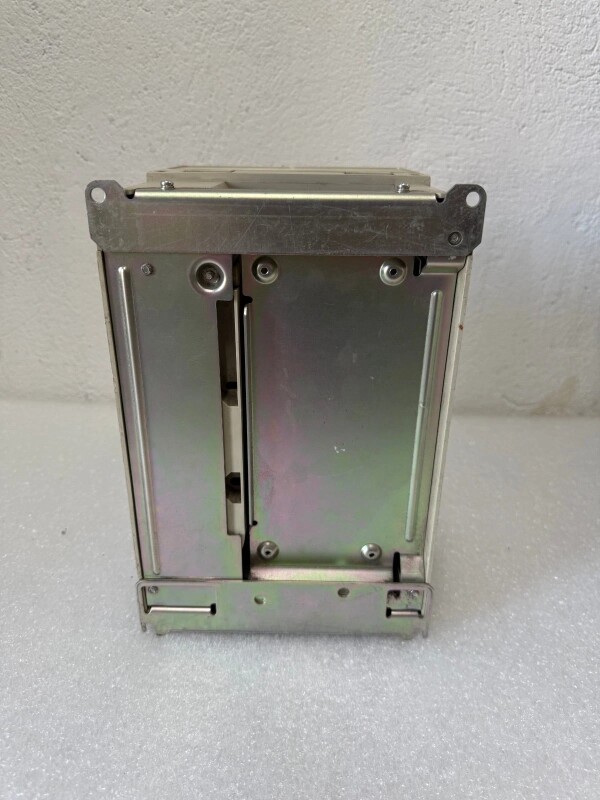 OMRON VARISPEED L7 CIMR-L7Z4011 11KW 400V FREQUENCY CONVERTER - 4