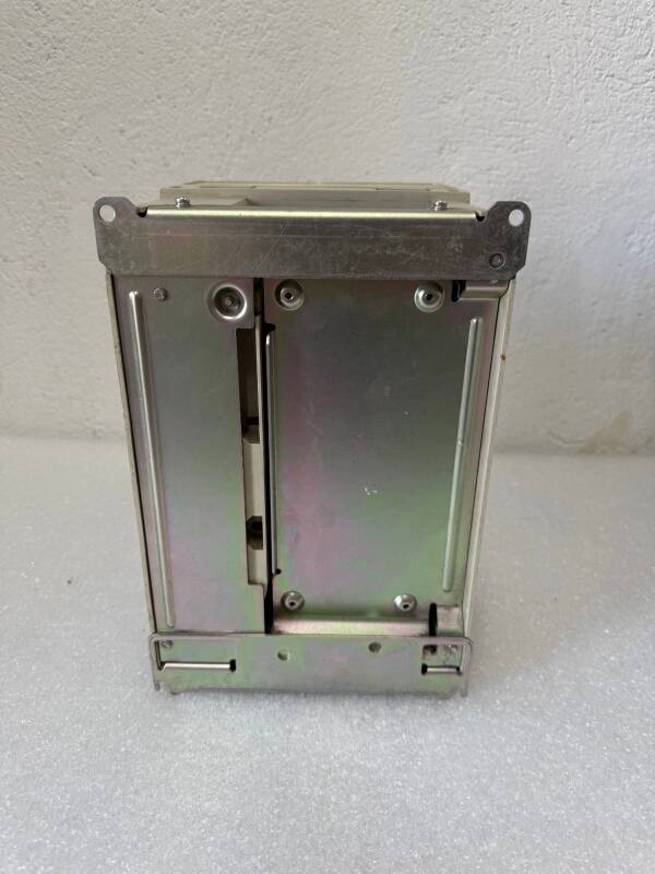 OMRON VARISPEED L7 CIMR-L7Z4011 11KW 400V FREQUENCY CONVERTER - 4