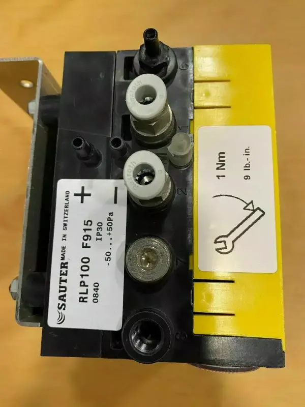 Sauter RLP100 F915 Pneumatic Volumetric Flow Controller - 1