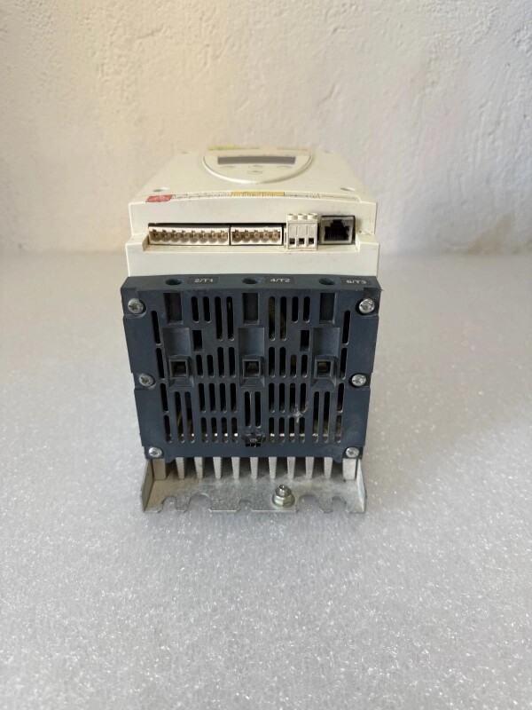 Schneider ATS22D32Q Soft Starter - 4