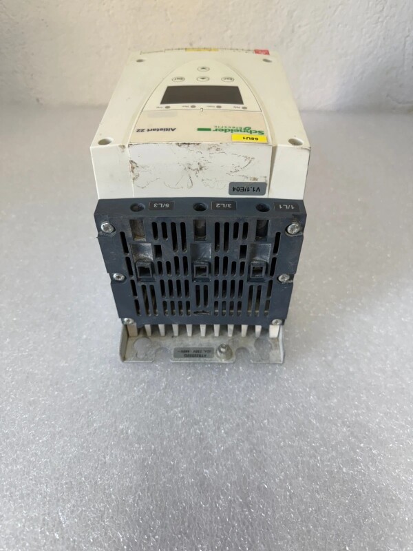 Schneider ATS22D32Q Soft Starter - 5