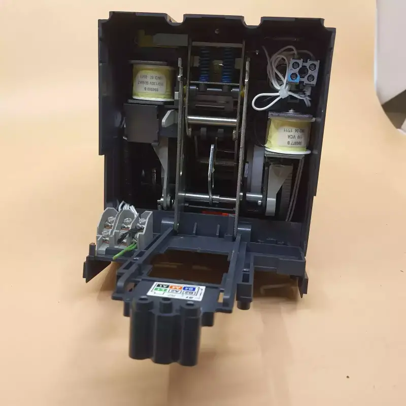 Schneider Electric 32840 MT 630 MT630 110-130VAC Compact NS100 to NS630 - 4