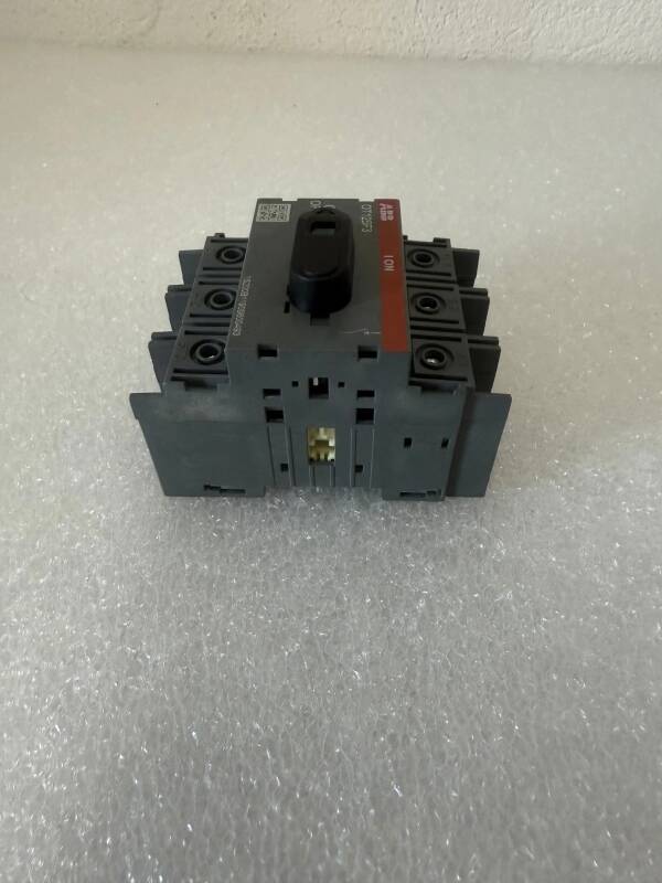 Separator ABB OT125F3 3 poli 1SCA105033R1001 - 5