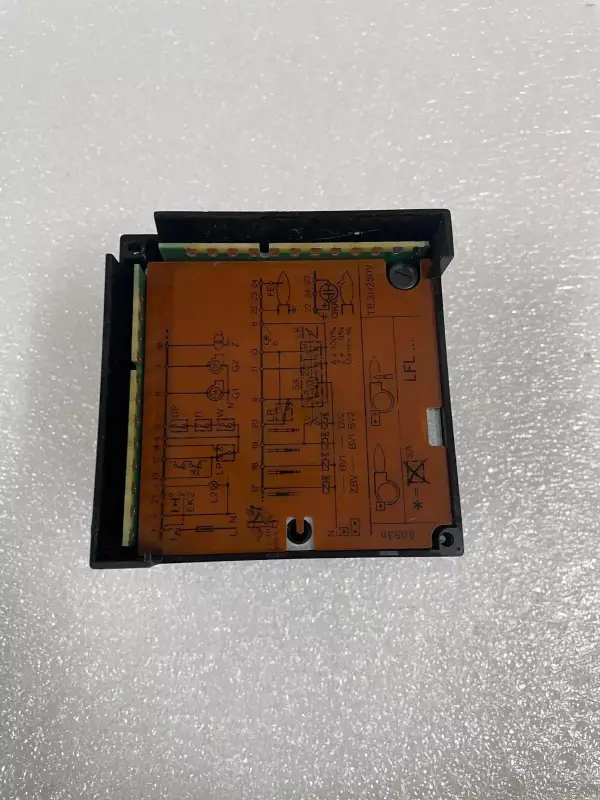 Siemens LFL1.335 Burner Automatic 230V 50-60Hz 3.5VA - 4