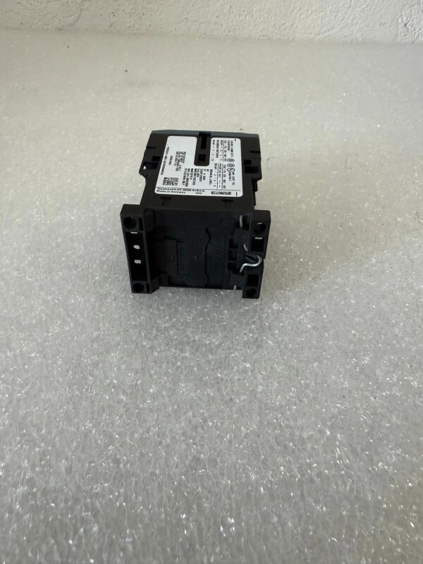 Siemens Sirius Model 3RT2015-1AB01 Contactor - 4