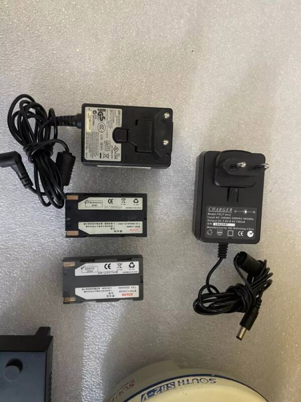 South S82-V GPS GPS GLONASS GALILEO COMPASS 220 - 4