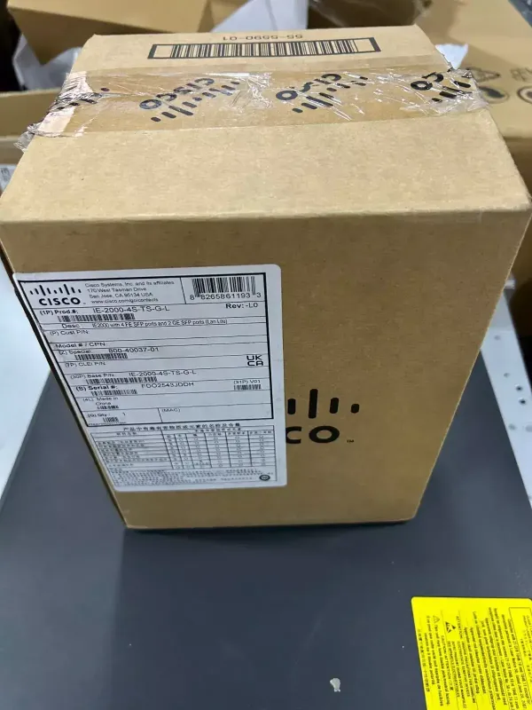 Switch industrial gestionat Cisco IE-2000-4S-TS-G-L - 1