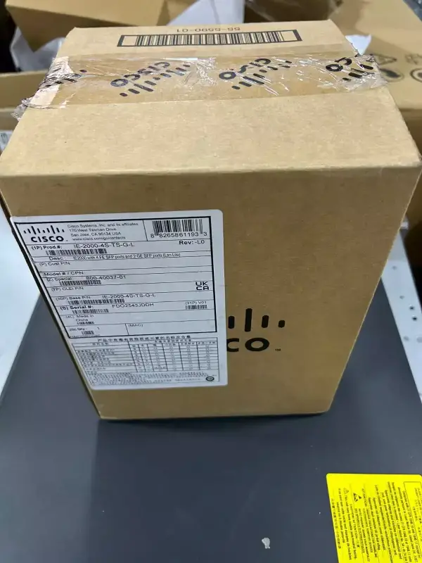 Switch industrial gestionat Cisco IE-2000-4S-TS-G-L - 1