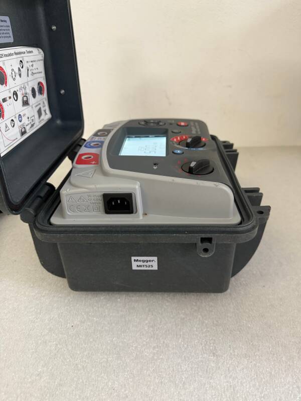 Megger MIT525 – Tester profesional de rezistenta de izolatie 5 kV - 5