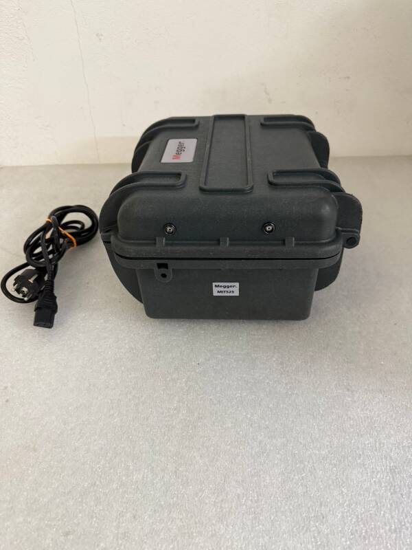 Megger MIT525 – Tester profesional de rezistenta de izolatie 5 kV - 6