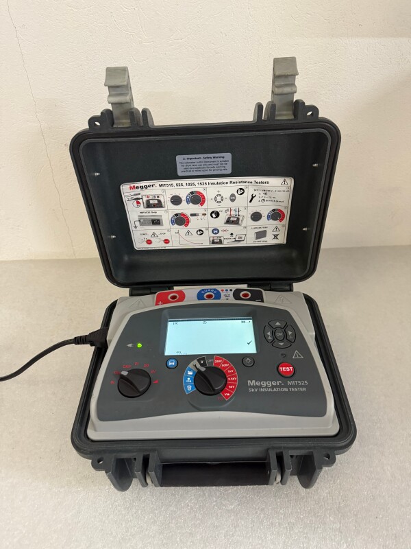 Megger MIT525 – Tester profesional de rezistenta de izolatie 5 kV - 2