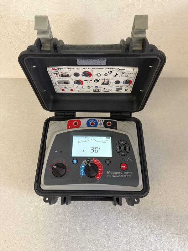 Megger MIT525 – Tester profesional de rezistenta de izolatie 5 kV - 1