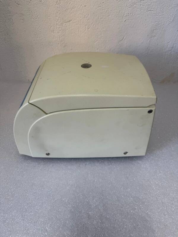 Thermo Scientific Heraeus Pico 17 micro centrifuge - 3