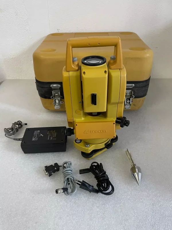 Topcon GTS-226 Total Station - 2
